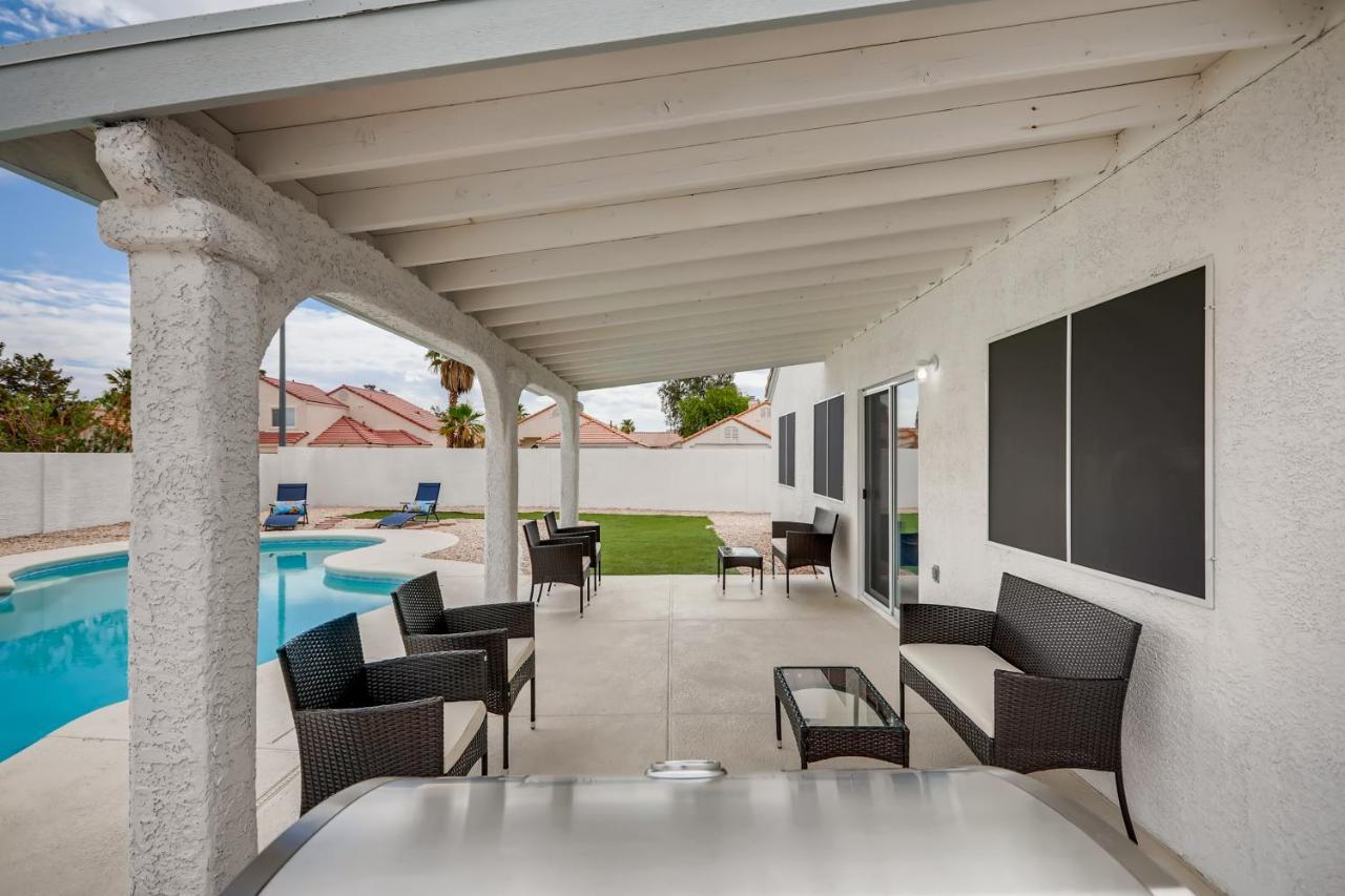 Holiday home Luxurious House With A Pool, Spa, And Patio, Sleeps 6 Comfortably